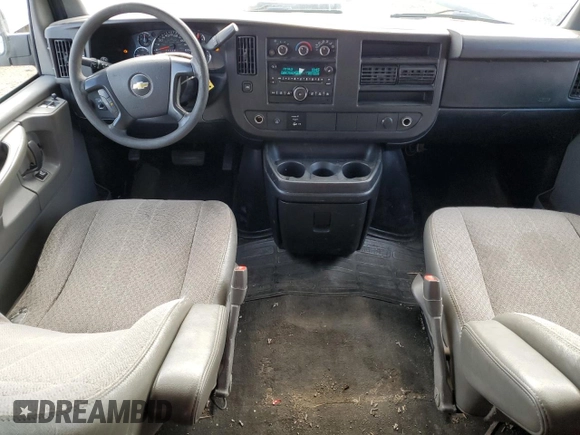 2013 Chevrolet Express Passenger 1LT z VIN 1GAZGYFG4D1140342, wystawiony jako Copart lot #75170404 z przebiegiem 201 580 mil mil oraz Czysty tytuł • Clean title. Historia ofert i sprzedaży dostępna na DreamBid. Obrazek 8.