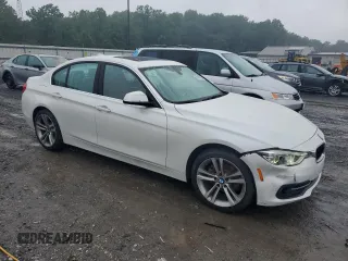 2017 BMW 3 Series 330i xDrive z VIN WBA8D9G36HNU66250, wystawiony jako Copart lot #60902585 z przebiegiem 104 030 mil mil oraz Szkoda całkowita • Salvage title. Historia ofert i sprzedaży dostępna na DreamBid. Obrazek 4.