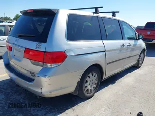 2008 Honda Odyssey LX z VIN 5FNRL38218B031969, wystawiony jako IAAI lot #42073460 z przebiegiem 251 722 mil mil oraz . Historia ofert i sprzedaży dostępna na DreamBid. Obrazek 4.
