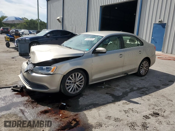 2013 Volkswagen Jetta SE with VIN 3VWDX7AJ9DM232772, listed as a Copart auction lot 61648835 with 158,291 mi miles and Salvage title. Bid and sale history available at DreamBid. Image 1.