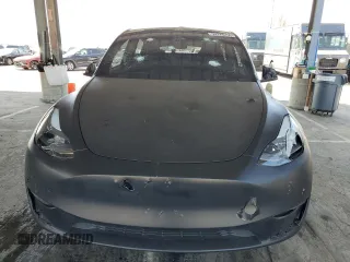 2024 Tesla Model Y Performance z VIN 7SAYGDEFXRF037934, wystawiony jako Copart lot #52126255 z przebiegiem 27 366 mil mil oraz Szkoda całkowita • Salvage title. Historia ofert i sprzedaży dostępna na DreamBid. Obrazek 5.