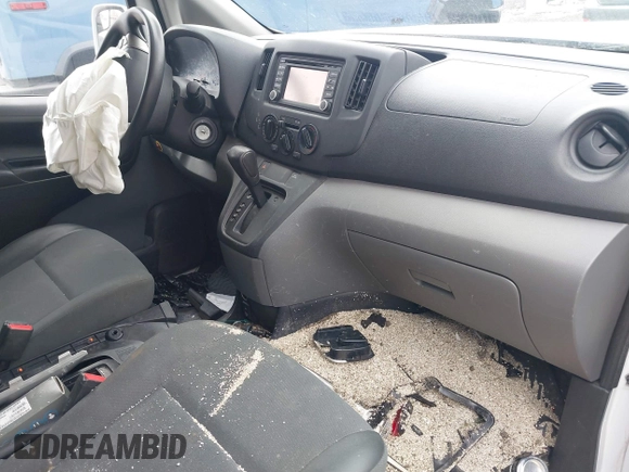 2019 Nissan NV200 S z VIN 3N6CM0KN5KK708070, wystawiony jako IAAI lot #41631390 z przebiegiem 113 335 mil mil oraz . Historia ofert i sprzedaży dostępna na DreamBid. Obrazek 5.