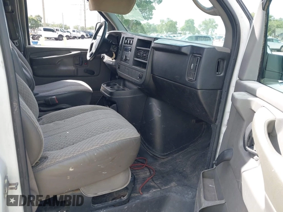 2008 Chevrolet Express Cargo with VIN 1GCFG15X281157746, listed as a IAAI auction lot 42604808 with 127,477 mi miles and . Bid and sale history available at DreamBid. Image 5.