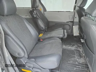 2013 Toyota Sienna SE z VIN 5TDXK3DC1DS363215, wystawiony jako Copart lot #43963015 z przebiegiem Nie podano mil oraz Szkoda całkowita • Salvage title. Historia ofert i sprzedaży dostępna na DreamBid. Obrazek 11.