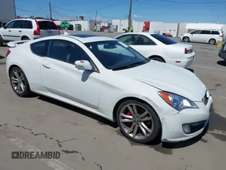 2010 Hyundai Genesis Coupe z VIN KMHHU6KH2AU006871, wystawiony jako IAAI lot #41906167 z przebiegiem 118 585 mil mil oraz . Historia ofert i sprzedaży dostępna na DreamBid. Obrazek 1.