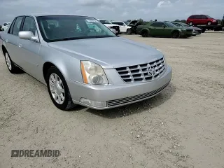 2010 Cadillac DTS 1SA z VIN 1G6KA5EY2AU135849, wystawiony jako Copart lot #79930734 z przebiegiem 98 396 mil mil oraz Nie do naprawy • Non repairable. Historia ofert i sprzedaży dostępna na DreamBid. Obrazek 10.