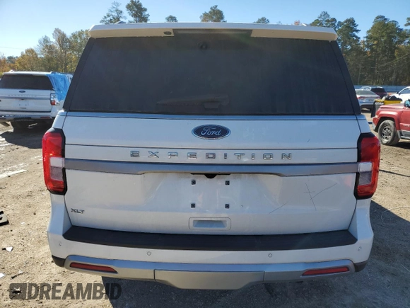 2023 Ford Expedition XLT with VIN 1FMJU1H85PEA23677, listed as a Copart auction lot 84255484 with 0 mi miles and Salvage Title. Bid and sale history available at carsss.com. Image 6.