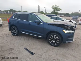 2023 Volvo XC60 Plus Bright Theme with VIN YV4L12RN4P1375945, listed as a IAAI auction lot 41945980 with 27,609 mi miles. Bid and sale history available at carsss.com. Image 1.