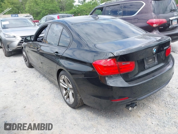 2013 BMW 3 Series 328i z VIN WBA3A5C52DJ461664, wystawiony jako IAAI lot #42182365 z przebiegiem 125 195 mil mil oraz . Historia ofert i sprzedaży dostępna na DreamBid. Obrazek 3.