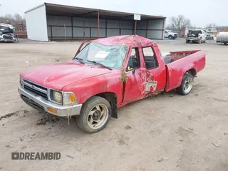 1993 Toyota Pickup DLX z VIN JT4RN93P3P5078629, wystawiony jako IAAI lot #41497529 z przebiegiem 303 435 mil mil oraz . Historia ofert i sprzedaży dostępna na DreamBid. Obrazek 2.