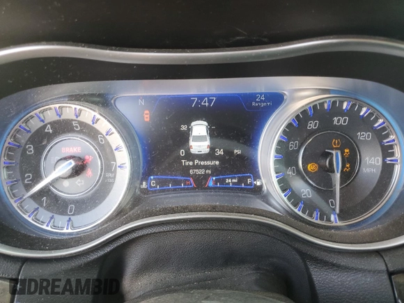 2022 Chrysler 300 Touring L with VIN 2C3CCADG7NH162975, listed as a Copart auction lot 52186545 with 67,522 mi miles and Salvage Title. Bid and sale history available at DreamBid. Image 9.