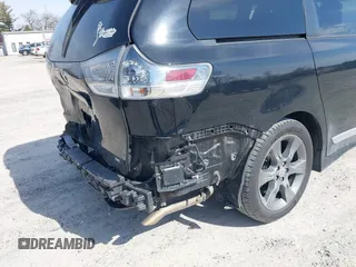 2015 Toyota Sienna SE with VIN 5TDXK3DC9FS652765, listed as a IAAI auction lot 41723922 with 105,679 mi miles. Bid and sale history available at carsss.com. Image 18.