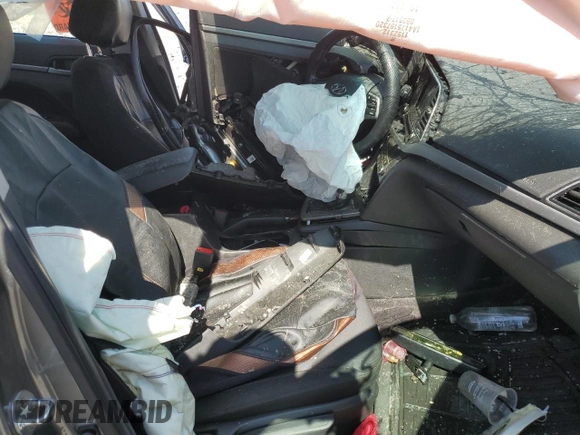 2018 Hyundai Elantra SEL z VIN KMHD84LF9JU518440, wystawiony jako Copart lot #53699415 z przebiegiem Nie podano mil oraz Szkoda całkowita • Salvage title. Historia ofert i sprzedaży dostępna na DreamBid. Obrazek 7.
