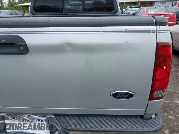 2002 Ford F-150 z VIN 2FTRX17L42CA98695, wystawiony jako IAAI lot #42154232 z przebiegiem 180 924 mil mil oraz . Historia ofert i sprzedaży dostępna na DreamBid. Obrazek 6.