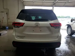 2019 Toyota Highlander LE z VIN 5TDZZRFH4KS310635, wystawiony jako Copart lot #56119985 z przebiegiem 67 360 mil mil oraz Szkoda całkowita • Salvage title. Historia ofert i sprzedaży dostępna na DreamBid. Obrazek 6.