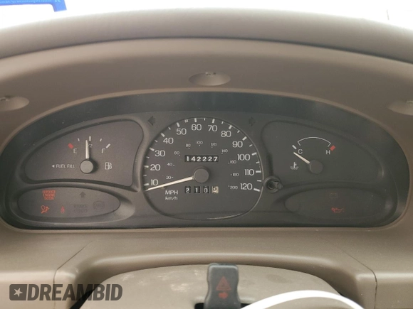 1999 Ford Escort LX с VIN 1FAFP10P2XW132084, выставлен на аукционе Copart как лот 53642945 с пробегом 142 227 миль миль и Списание • Salvage title. История ставок и продаж доступна на DreamBid. Изображение 9.