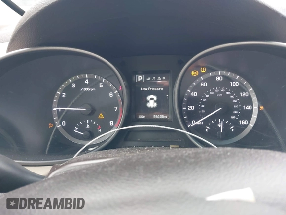 2017 Hyundai Santa Fe 2.4L z VIN 5XYZT3LB1HG489625, wystawiony jako IAAI lot #41784791 z przebiegiem 95 435 mil mil oraz . Historia ofert i sprzedaży dostępna na DreamBid. Obrazek 7.
