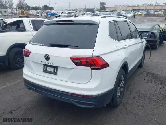 2022 Volkswagen Tiguan SE with VIN 3VV3B7AX4NM101169, listed as a IAAI auction lot 41517690 with 31,776 mi miles. Bid and sale history available at carsss.com. Image 4.