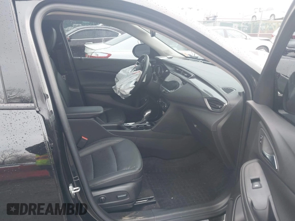 2023 Buick Encore GX Essence z VIN KL4MMGSL7PB104001, wystawiony jako IAAI lot #41102851 z przebiegiem 32 766 mil mil oraz . Historia ofert i sprzedaży dostępna na DreamBid. Obrazek 5.
