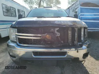 2012 Chevrolet Silverado 3500HD SRW LT z VIN 1GC4K0C82CF172335, wystawiony jako Copart lot #55826035 z przebiegiem Nie podano mil oraz Szkody całkowita. Historia ofert i sprzedaży dostępna na DreamBid. Obrazek 5.