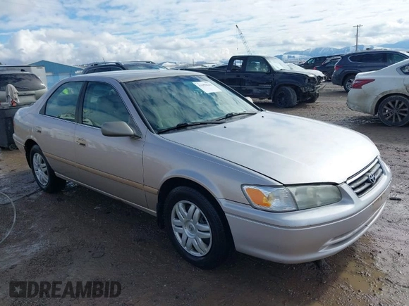2001 Toyota Camry CE with VIN 4T1BG22K51U860223, listed as a IAAI auction lot 41650629 with 219,328 mi miles. Bid and sale history available at carsss.com. Image 1.