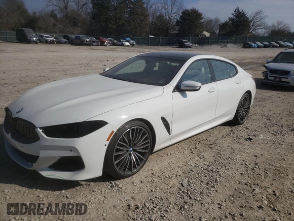 2022 BMW 8 Series M850i z VIN WBAGV8C03NCH10560, wystawiony jako Copart lot #44026465 z przebiegiem 21 292 mil mil oraz Szkoda całkowita • Salvage title. Historia ofert i sprzedaży dostępna na DreamBid. Obrazek 1.