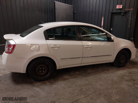 2011 Nissan Sentra 2.0 SR with VIN 3N1AB6AP7BL706114, listed as a IAAI auction lot 41822941 with 124,684 mi miles. Bid and sale history available at carsss.com. Image 4.