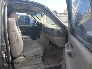 2004 Chevrolet Suburban LT with VIN 3GNEC16T64G278981, listed as a IAAI auction lot 41507356 with 181,155 mi miles. Bid and sale history available at carsss.com. Image 5.