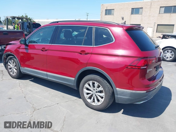 2018 Volkswagen Tiguan SEL z VIN 3VV3B7AX1JM214734, wystawiony jako IAAI lot #42473627 z przebiegiem 79 152 mil mil oraz . Historia ofert i sprzedaży dostępna na DreamBid. Obrazek 3.