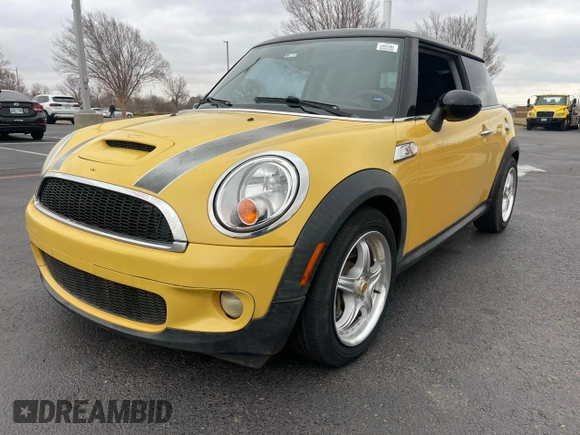 2007 MINI Hardtop S with VIN WMWMF73507TL90586, listed as a Copart auction lot 44470675 with 50,695 mi miles and Clean Title. Bid and sale history available at DreamBid. Image 2.