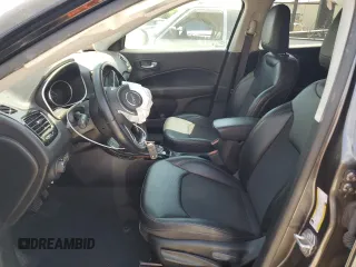 2020 Jeep Compass Altitude z VIN 3C4NJCBB3LT229797, wystawiony jako Copart lot #53232995 z przebiegiem Nie podano mil oraz Szkody całkowita. Historia ofert i sprzedaży dostępna na DreamBid. Obrazek 7.