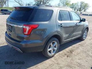 2017 Ford Explorer XLT z VIN 1FM5K8D89HGA43961, wystawiony jako IAAI lot #42174785 z przebiegiem 104 435 mil mil oraz . Historia ofert i sprzedaży dostępna na DreamBid. Obrazek 4.