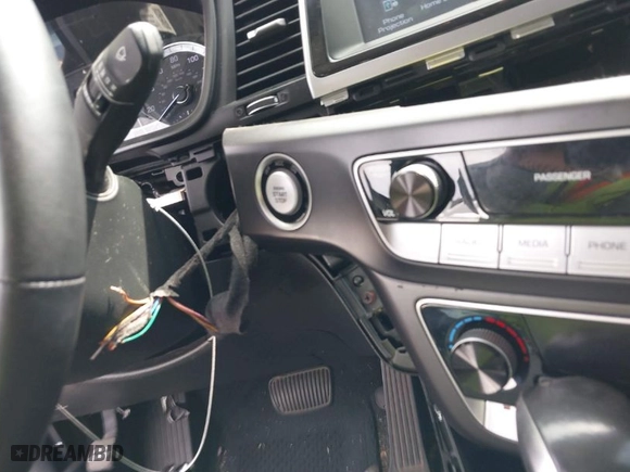2019 Hyundai Sonata Sport with VIN 5NPE34AF8KH751764, listed as a IAAI auction lot 41751278 with 139,187 mi miles. Bid and sale history available at carsss.com. Image 21.