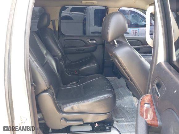 2011 Chevrolet Suburban LTZ with VIN 1GNSCKE06BR207874, listed as a IAAI auction lot 41903805 with 288,007 mi miles. Bid and sale history available at carsss.com. Image 8.