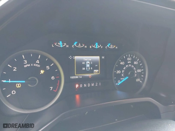 2015 Ford F-150 XLT w/HD Payload Pkg with VIN 1FTFW1EF2FFB68885, listed as a IAAI auction lot 41411899 with 152,039 mi miles. Bid and sale history available at carsss.com. Image 7.