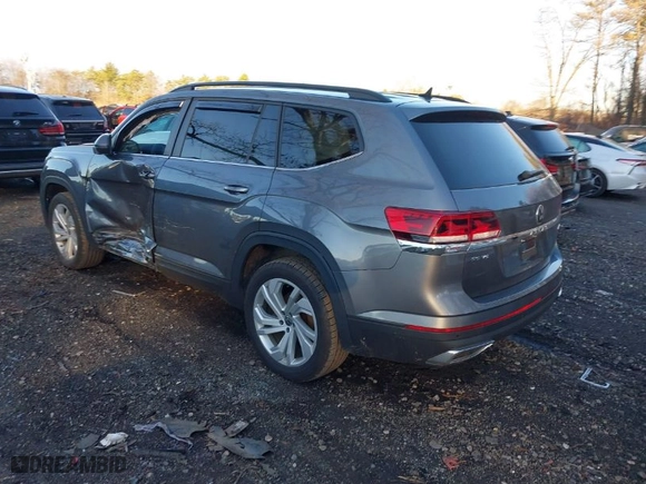 2021 Volkswagen Atlas 3.6L V6 SE w/Technology with VIN 1V2HR2CA7MC541252, listed as a IAAI auction lot 41217169 with 70,371 mi miles. Bid and sale history available at carsss.com. Image 3.