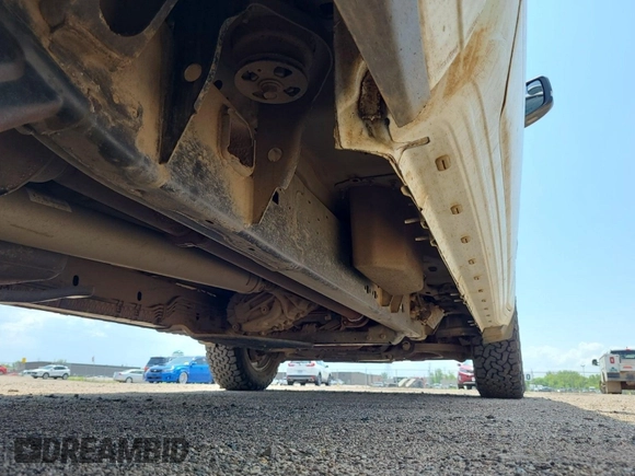 2021 Ram 1500 Big Horn z VIN 1C6SRFMT1MN714659, wystawiony jako IAAI lot #42521058 z przebiegiem 126 678 mil mil oraz . Historia ofert i sprzedaży dostępna na DreamBid. Obrazek 43.