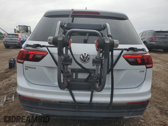 2018 Volkswagen Tiguan SEL z VIN 3VV3B7AX2JM001338, wystawiony jako Copart lot #51742105 z przebiegiem 71 555 mil mil oraz Szkoda całkowita • Salvage title. Historia ofert i sprzedaży dostępna na DreamBid. Obrazek 6.