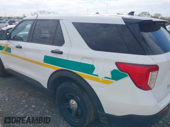 2020 Ford Police Interceptor Utility z VIN 1FM5K8AB8LGC51287, wystawiony jako IAAI lot #41885377 z przebiegiem 83 563 mil mil oraz . Historia ofert i sprzedaży dostępna na DreamBid. Obrazek 3.