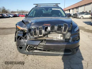 2017 Jeep Cherokee 75th Anniversary Edition с VIN 1C4PJMCS1HW567729, выставлен на аукционе Copart как лот 48527205 с пробегом 116 453 миль миль и Чистый • Clean title. История ставок и продаж доступна на DreamBid. Изображение 5.