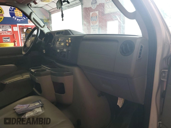 2012 Ford Econoline Cargo Recreational z VIN 1FTNE2EW6CDA56487, wystawiony jako IAAI lot #42851407 z przebiegiem 175 505 mil mil oraz . Historia ofert i sprzedaży dostępna na DreamBid. Obrazek 13.