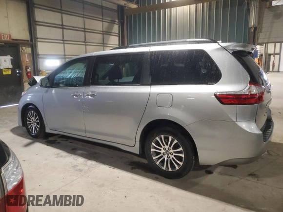 2019 Toyota Sienna XLE Auto Access Seat z VIN 5TDYZ3DC5KS005161, wystawiony jako Copart lot #55245905 z przebiegiem 98 077 mil mil oraz Szkoda całkowita • Salvage title. Historia ofert i sprzedaży dostępna na DreamBid. Obrazek 2.