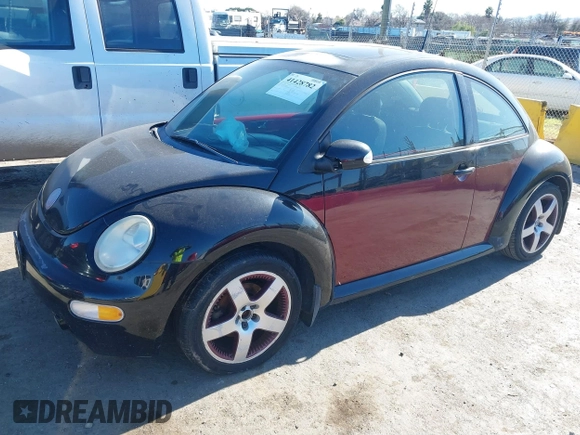 2005 Volkswagen New Beetle Coupe GLS with VIN 3VWCK31C45M404762, listed as a IAAI auction lot 41428782 with 135,706 mi miles. Bid and sale history available at carsss.com. Image 2.