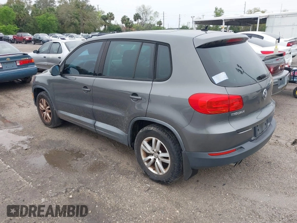 2012 Volkswagen Tiguan LE z VIN WVGAV7AX9CW096668, wystawiony jako IAAI lot #41664461 z przebiegiem 161 725 mil mil oraz . Historia ofert i sprzedaży dostępna na DreamBid. Obrazek 3.