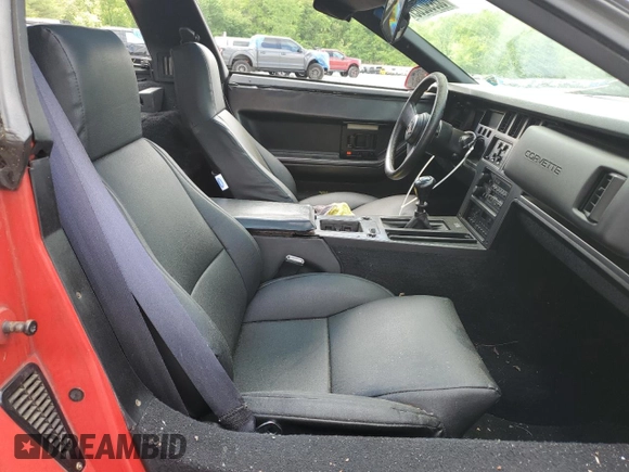 1988 Chevrolet Corvette z VIN 1G1YY2186J5112195, wystawiony jako Copart lot #55990205 z przebiegiem Nie podano mil oraz Szkoda całkowita • Salvage title. Historia ofert i sprzedaży dostępna na DreamBid. Obrazek 10.