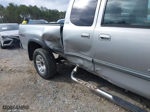 2002 Toyota Tundra SR5 with VIN 5TBRT34132S303771, listed as a IAAI auction lot 41633862 with 162,395 mi miles. Bid and sale history available at carsss.com. Image 12.