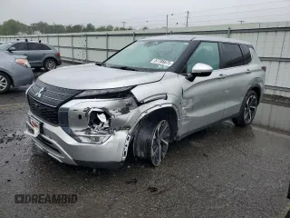 2022 Mitsubishi Outlander SE z VIN JA4J4UA85NZ042536, wystawiony jako Copart lot #57706675 z przebiegiem Nie podano mil oraz Szkoda całkowita • Salvage title. Historia ofert i sprzedaży dostępna na DreamBid. Obrazek 1.