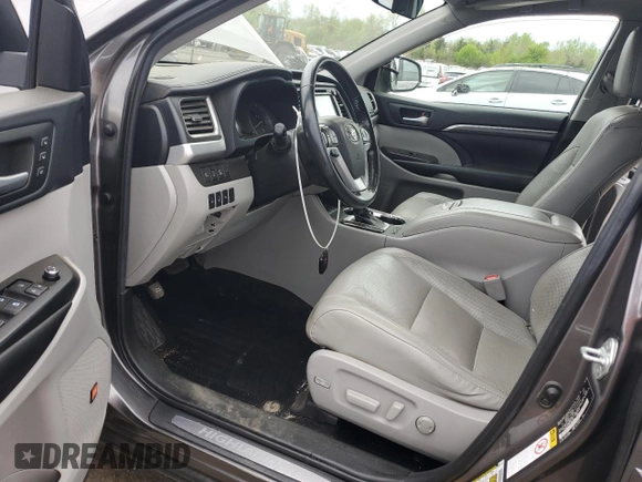 2019 Toyota Highlander Limited with VIN 5TDDZRFH0KS992455, listed as a Copart auction lot 54707655 with 408,319 mi miles and Salvage title. Bid and sale history available at DreamBid. Image 7.