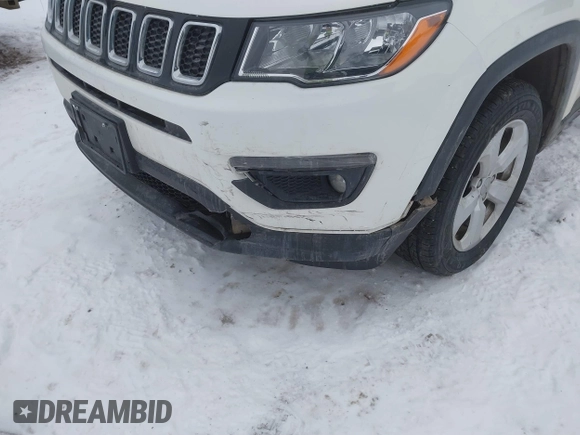 2018 Jeep Compass Latitude with VIN 3C4NJDBB8JT256755, listed as a IAAI auction lot 41523061 with 50,675 mi miles. Bid and sale history available at carsss.com. Image 6.