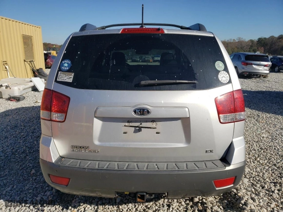 2009 Kia Borrego EX with VIN KNDJH741895011255, listed as a Copart auction lot 83866654 with 175,331 mi miles and Salvage Title. Bid and sale history available at carsss.com. Image 6.